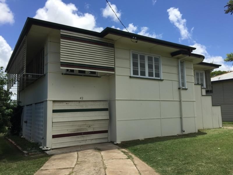 42 Lucas Street, Berserker QLD 4701